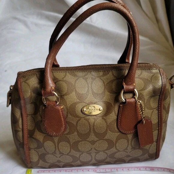 Coach Handbags - Euc Coach Rowan Signature C's Leather Shoulder Bag Satchel Purse